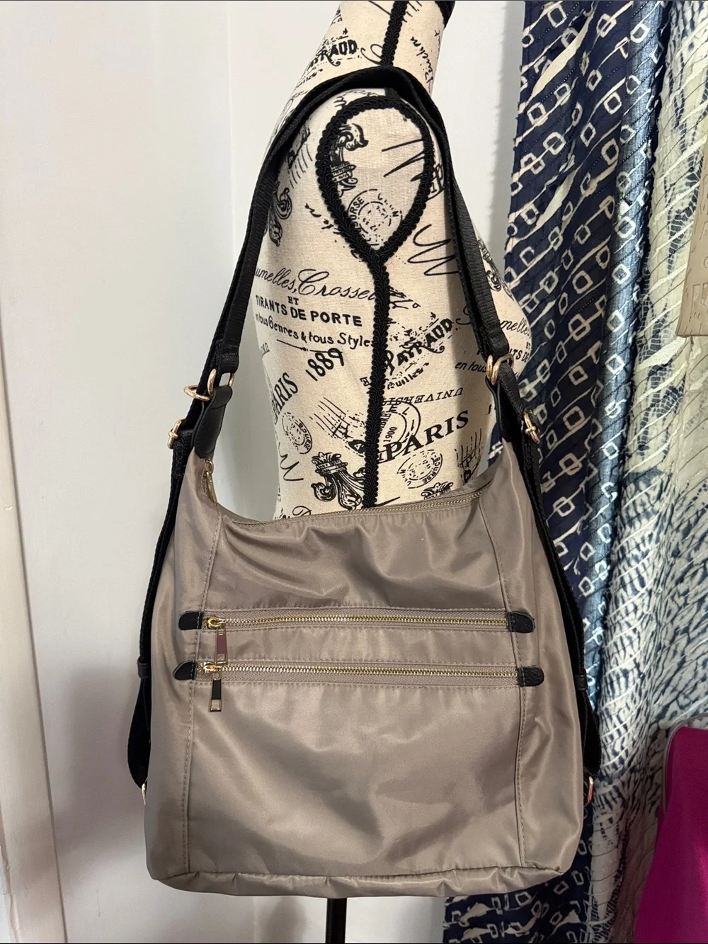 NWOT Sondra Robert’s Squared Nylon Shoulder Bag in Taupe